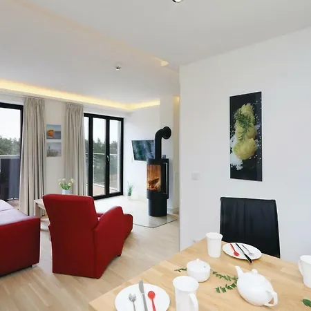Eden Apartment *